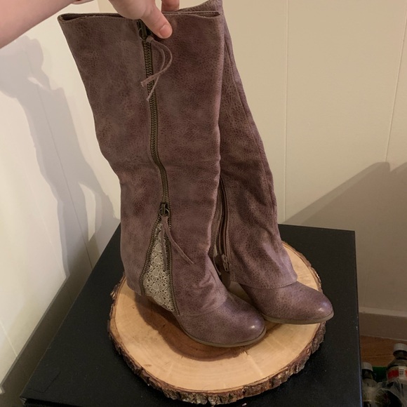 Knee high size 8 heeled boots 👢 - Picture 3 of 6